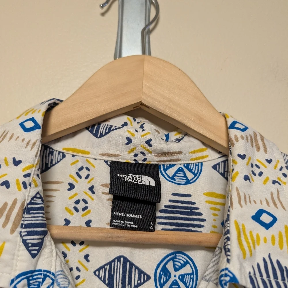 THE NORTH FACE MEN'S GEOMETRIC PRINT SHORT SLEEVE BUTTON UP SHIRT L